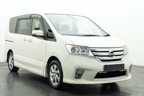 Nissan Serena Hybrid Station Wagon